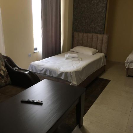 Rp Hotel  Jerevan Buitenkant foto