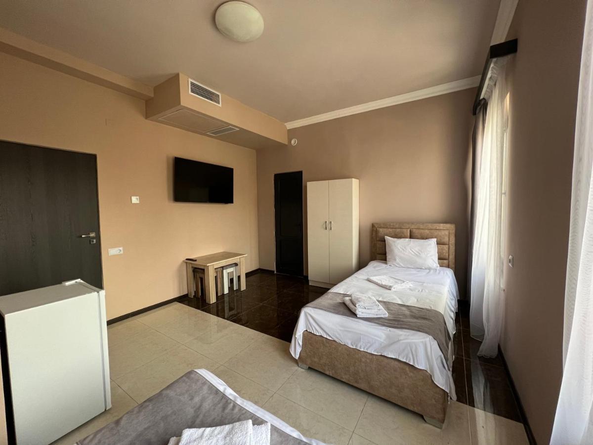 Rp Hotel  Jerevan Buitenkant foto