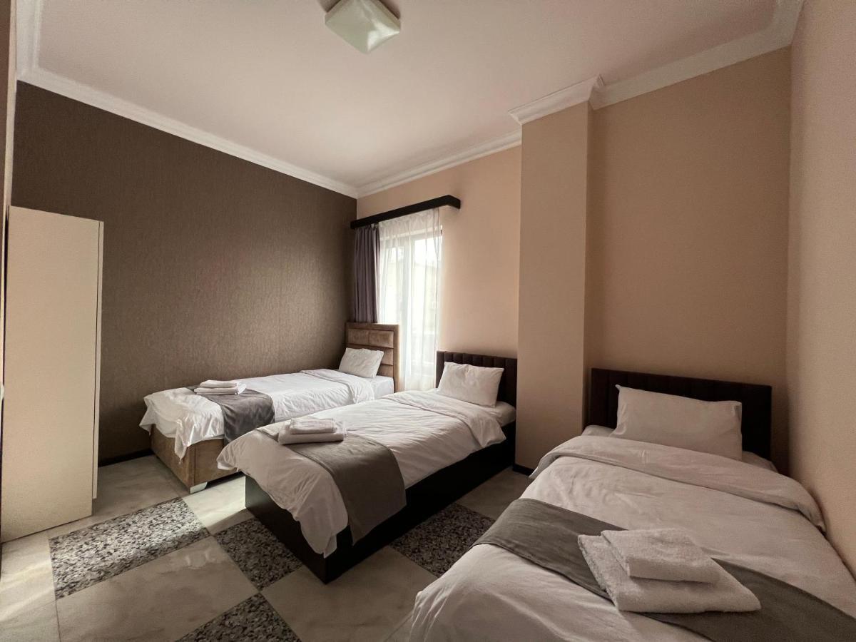 Rp Hotel  Jerevan Buitenkant foto