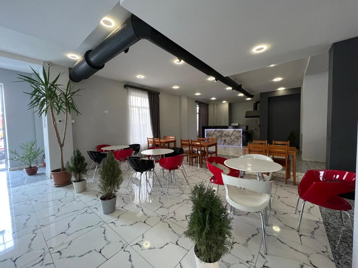 Rp Hotel  Jerevan Buitenkant foto