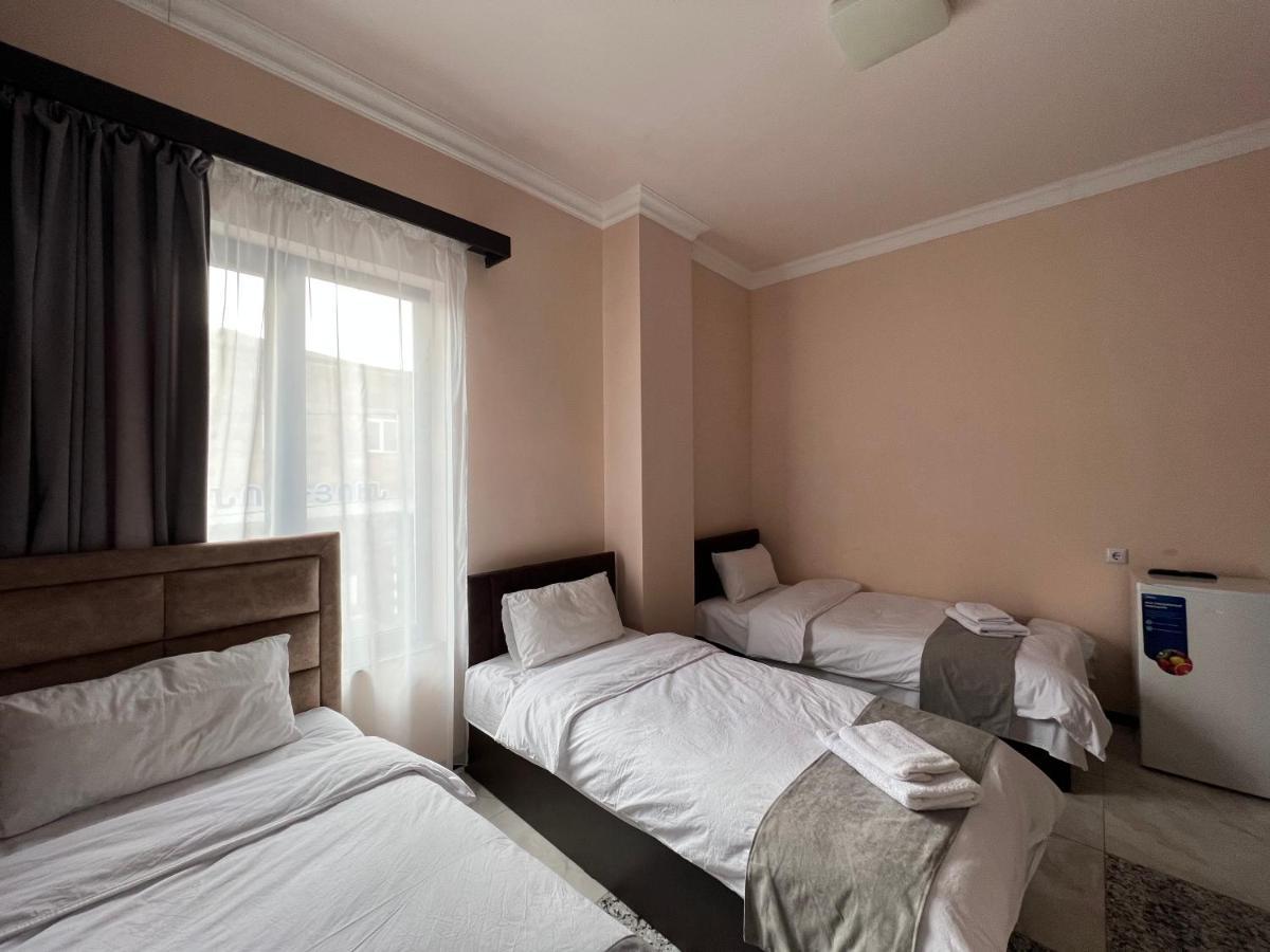Rp Hotel  Jerevan Buitenkant foto