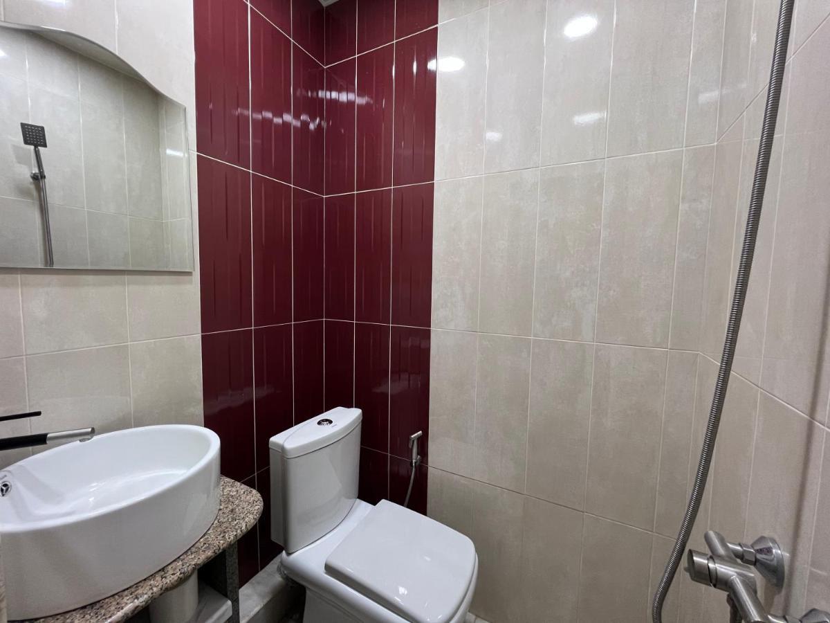 Rp Hotel  Jerevan Buitenkant foto