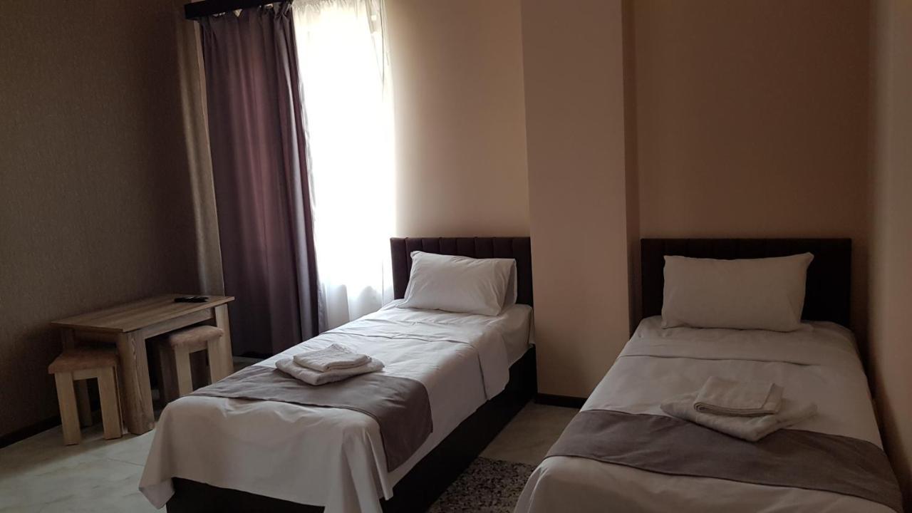 Rp Hotel  Jerevan Buitenkant foto