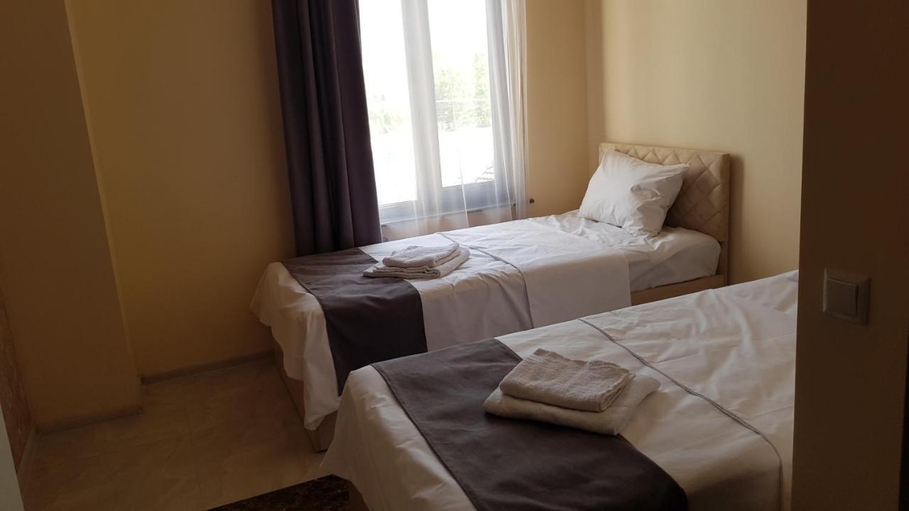 Rp Hotel  Jerevan Buitenkant foto