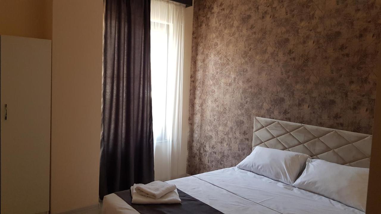 Rp Hotel  Jerevan Buitenkant foto