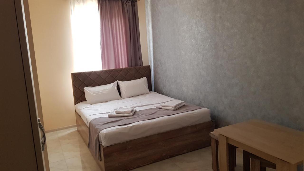 Rp Hotel  Jerevan Buitenkant foto