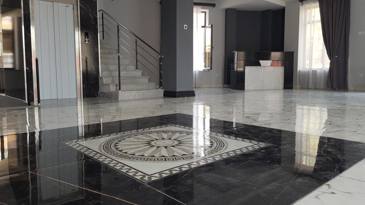 Rp Hotel  Jerevan Buitenkant foto