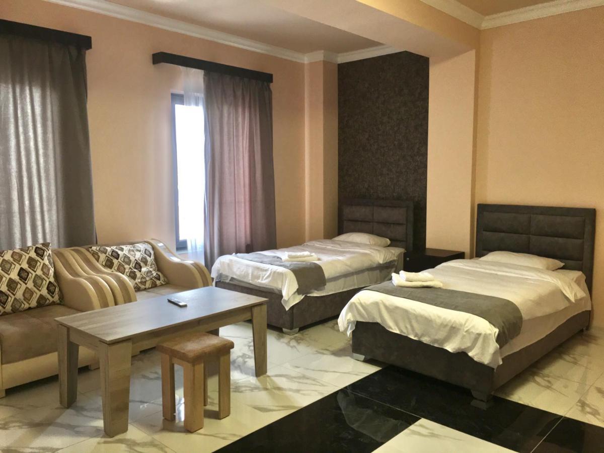 Rp Hotel  Jerevan Buitenkant foto