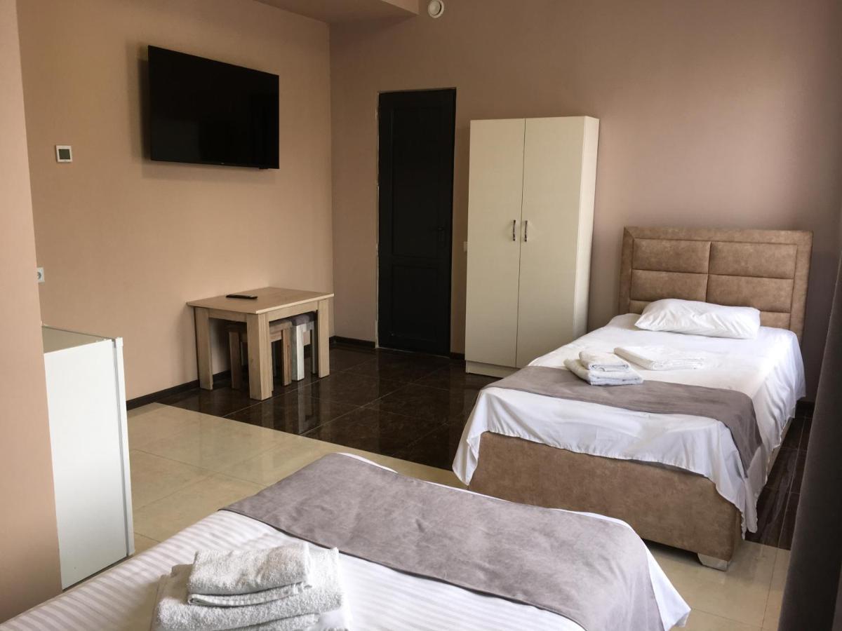 Rp Hotel  Jerevan Buitenkant foto