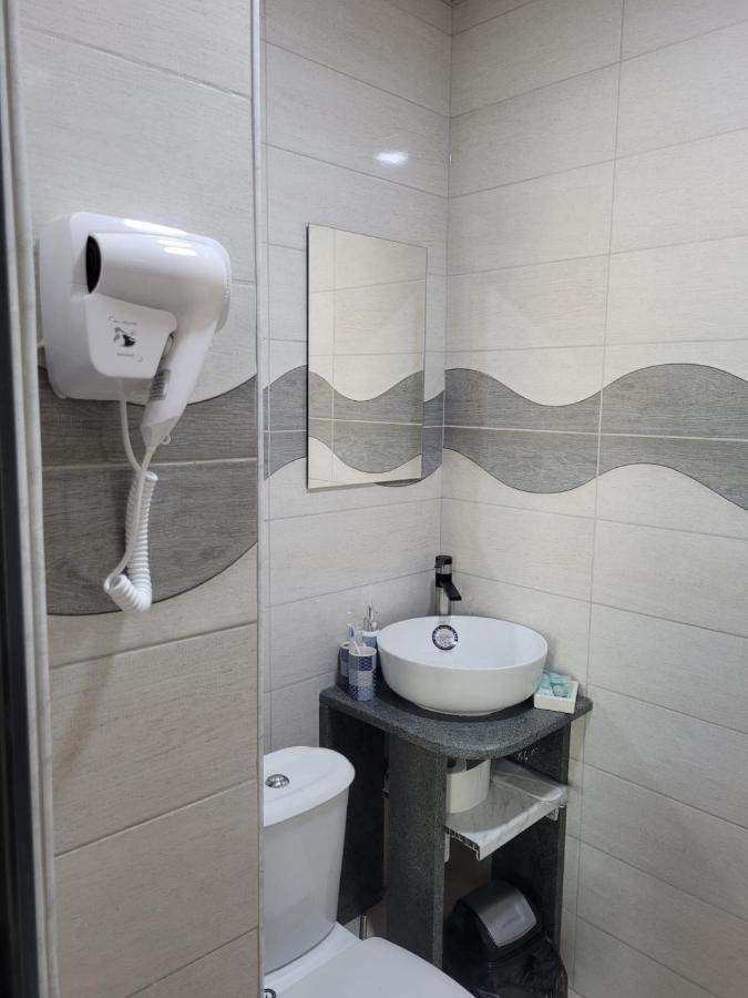 Rp Hotel  Jerevan Buitenkant foto